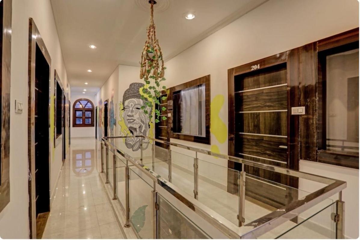 Madpackers Khajuraho Hostel Екстериор снимка